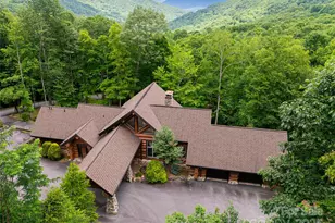303 Flying Hawk Trl, Waynesville, NC 28786 - Photo 2