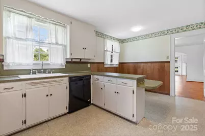 1520 21st Avenue NE, Hickory, NC 28601 - Photo 18