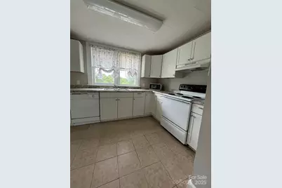 628 Main Street S, Jonesville, NC 29353 - Photo 4