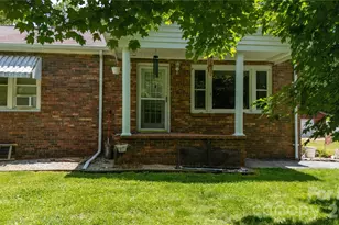 1424 Bear Creek Rd, Bakersville, NC 28705 - Photo 20