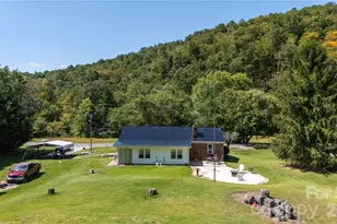 1424 Bear Creek Rd, Bakersville, NC 28705 - Photo 34