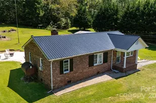 1424 Bear Creek Rd, Bakersville, NC 28705 - Photo 30