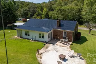 1424 Bear Creek Rd, Bakersville, NC 28705 - Photo 36