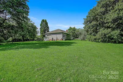 2417 Statesville Boulevard, Salisbury, NC 28147 - Photo 32