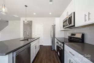 3001 Sadler Woods Ln, Charlotte, NC 28214 - Photo 4