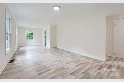 1224 E Woodlawn Road, Charlotte, NC 28209 - Photo 4