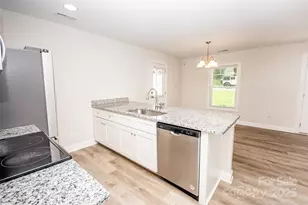 506 Broadway Ct, Statesville, NC 28677 - Photo 6