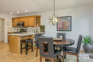 100 Bayberry Way, Hendersonville, NC 28739 - Photo 14