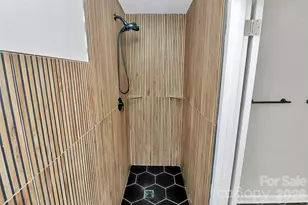 1300 Queens Rd, Charlotte, NC 28207 - Photo 24