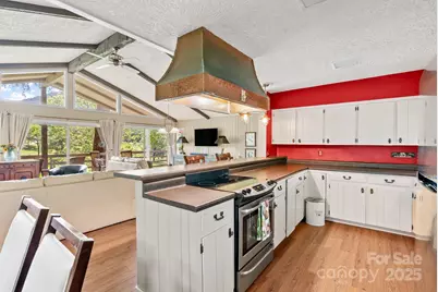 386 Country Club Drive, Canton, NC 28716 - Photo 14