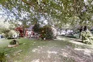 21 Maple Ave, Candler, NC 28715 - Photo 2