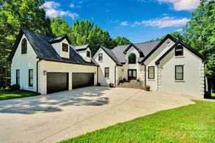 14901 Majestic Oak Dr, Charlotte, NC 28278 - Photo 2