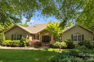 842 Rickel Dr, Hendersonville, NC 28739 - Photo 1