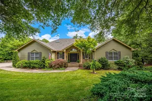 842 Rickel Dr, Hendersonville, NC 28739 - Photo 1