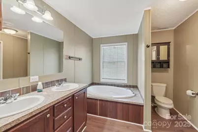 1069 Heather Glen Drive, Catawba, NC 28609 - Photo 8