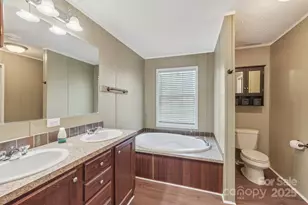 1069 Heather Glen Dr, Catawba, NC 28609 - Photo 8