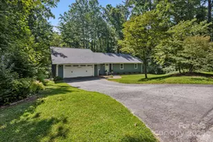 104 Britton Ave, Hendersonville, NC 28791 - Photo 2