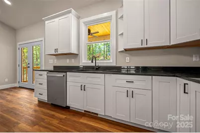 19 Keene Street, Hendersonville, NC 28792 - Photo 14