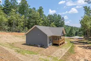 19 Keene St, Hendersonville, NC 28792 - Photo 32