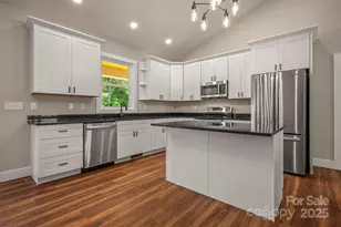 19 Keene St, Hendersonville, NC 28792 - Photo 12