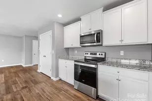 9136 Creedmore Hills Dr, Charlotte, NC 28214 - Photo 16