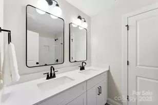 1227 Breezewood Dr, Charlotte, NC 28262 - Photo 32