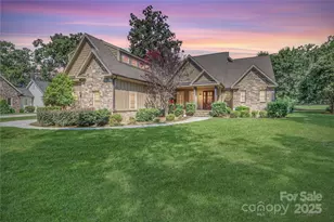 3229 Broadmoor Dr, Statesville, NC 28625 - Photo 1