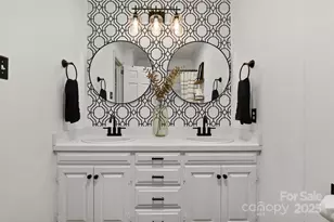 601 Pennell St NE, Lenoir, NC 28645 - Photo 8