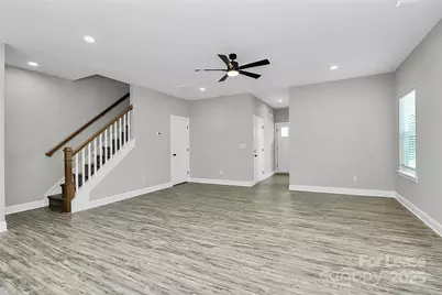 911 Yellowstone Drive, Charlotte, NC 28208 - Photo 8