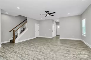 911 Yellowstone Dr, Charlotte, NC 28208 - Photo 8