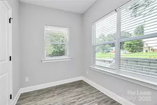 911 Yellowstone Dr, Charlotte, NC 28208 - Photo 4