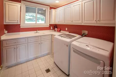 2770 Lakeview Drive, Lenoir, NC 28645 - Photo 16