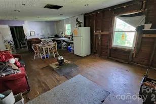 160 Cleveland Rd, Tryon, NC 28782 - Photo 2