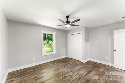 511 Blue Ridge Drive N, Marion, NC 28752 - Photo 24