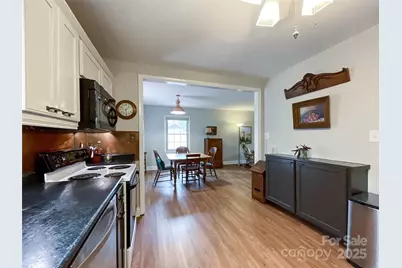 7109 Edgefield Court, Matthews, NC 28104 - Photo 8