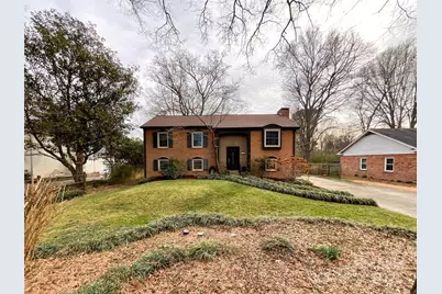 7109 Edgefield Court, Matthews, NC 28104 - Photo 2