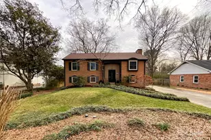 7109 Edgefield Ct, Matthews, NC 28104 - Photo 2