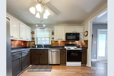 7109 Edgefield Court, Matthews, NC 28104 - Photo 10