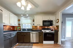 7109 Edgefield Ct, Matthews, NC 28104 - Photo 10