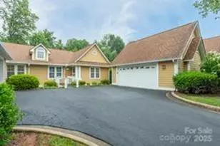 1303 Hyde Park Dr, Asheville, NC 28806 - Photo 2