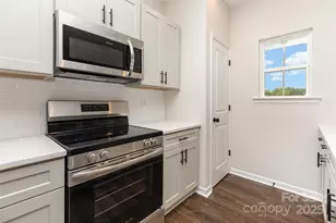 2063 Sadler Woods Ln, Charlotte, NC 28214 - Photo 6