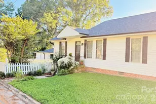 210 W Church St, Cherryville, NC 28021 - Photo 2