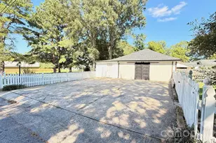 210 W Church St, Cherryville, NC 28021 - Photo 6