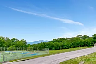 301 Pinnacle Inn Rd, Beech Mountain, NC 28604 - Photo 4