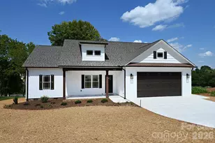 4940 Southview Dr, Hickory, NC 28602 - Photo 4