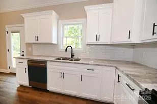 4940 Southview Dr, Hickory, NC 28602 - Photo 12