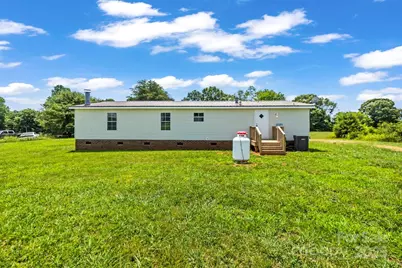 1133 Lynn Lane, Catawba, NC 28609 - Photo 2