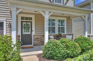 19214 Hawk Haven Ln, Charlotte, NC 28278 - Photo 2