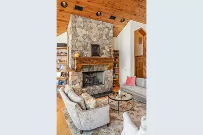 2280 Mountain Air Drive, Burnsville, NC 28714 - Photo 8