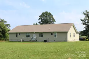 544 Tracy Grove Rd, Flat Rock, NC 28731 - Photo 2